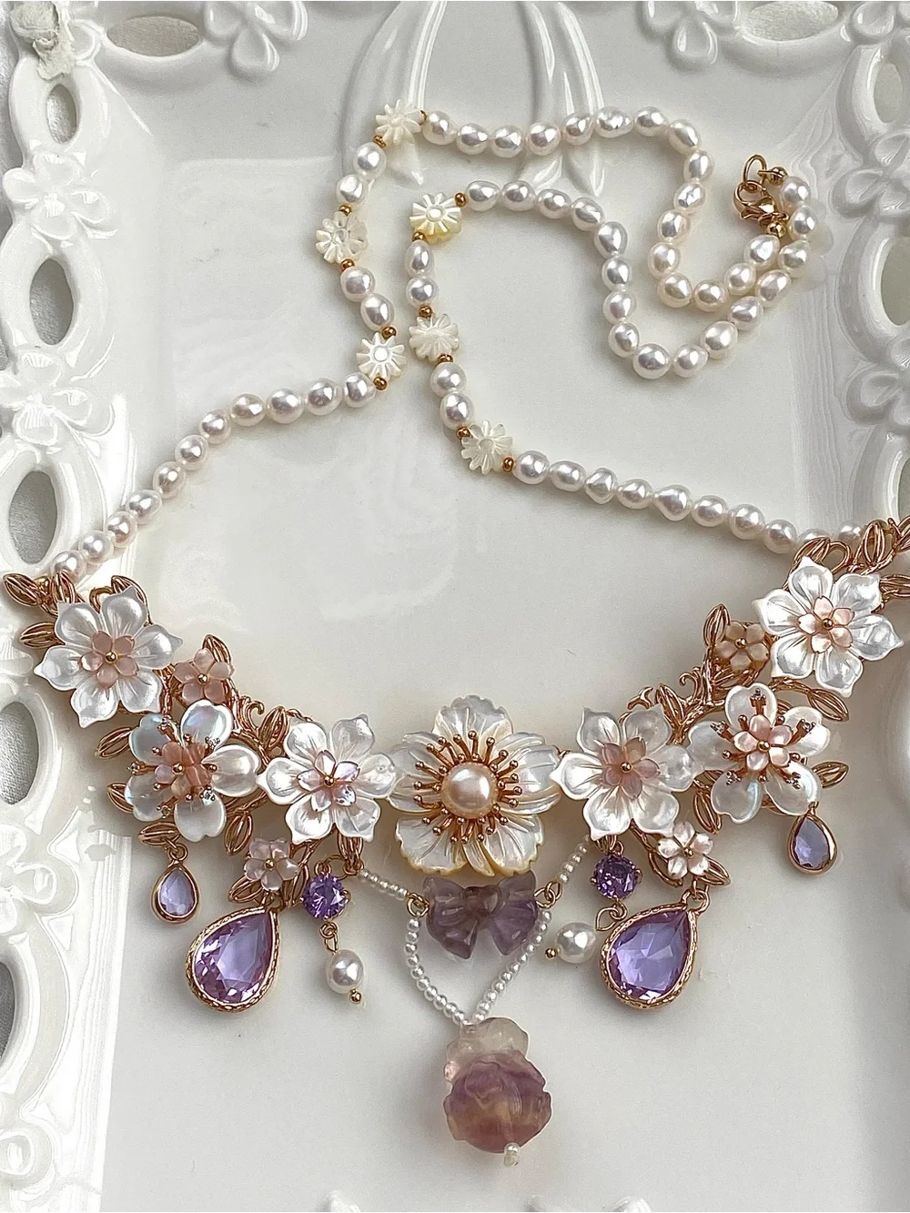 N325-Handmade Multi Mother Of Pearl Flowers,Freshwater Pearl & Fluorite Necklace